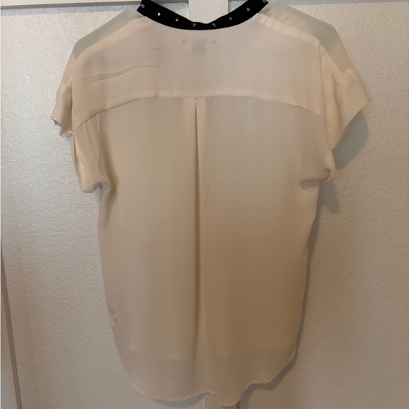 Forever 21 women’s size m, button up top. - Picture 2 of 6